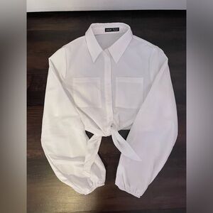 SHEIN Pocket Knot Cropped White Shirt